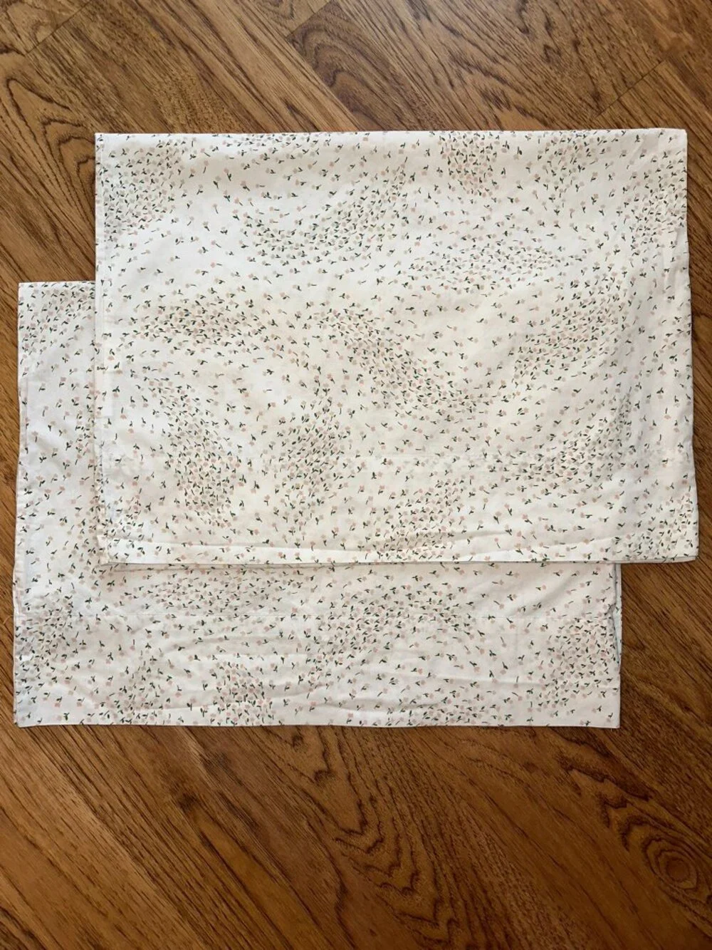 Kate Spade Pink & Green Ditsy Floral Print Standard/Queen Set of 2 Pillowcases